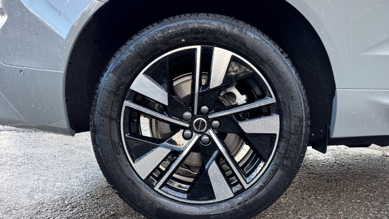 Volvo XC60 2.0 B5P Plus Dark 5dr AWD Geartronic Petrol Estate